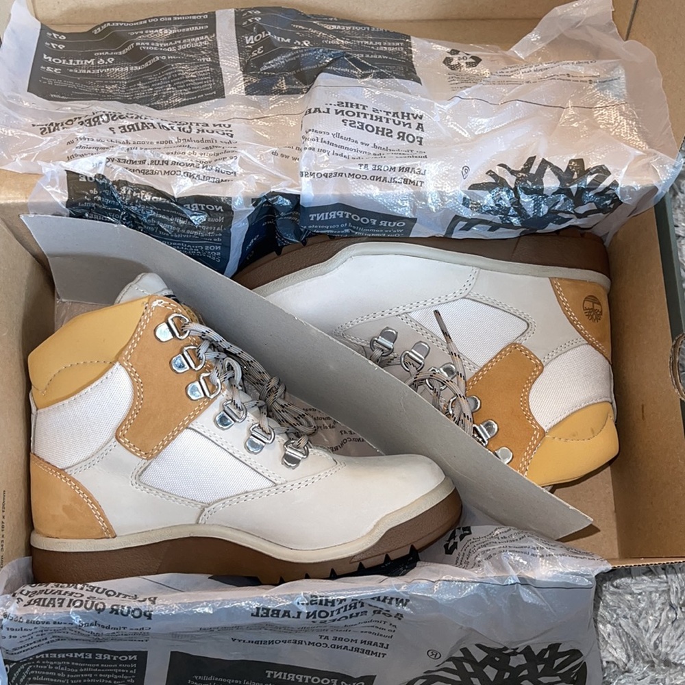 Light beige 6in. Nubuck Field Timberland Boots